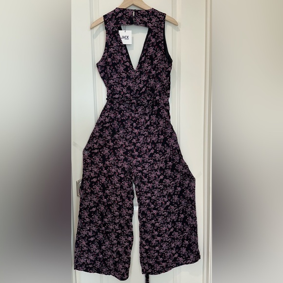 ✨NWT✨Jack by BB Dakota Swish Swish Floral Ditsy Navy Wrap Jumpsuit Women Size 6 - Picture 9 of 16